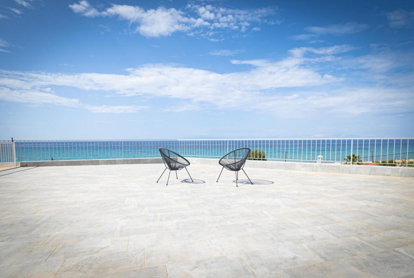 Althea Suites By Rentalspro Services - Nea Moudania Halkidiki Extérieur photo
